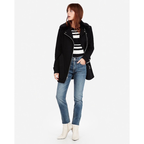 NWT Short Faux Fur Collar Belted Wool-Blend Coat - Picture 2 of 8